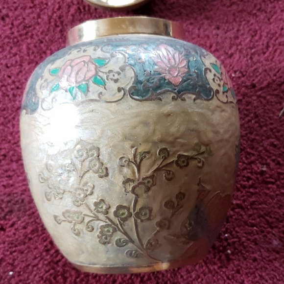 Vintage painted brass urn - Picture 4 of 7